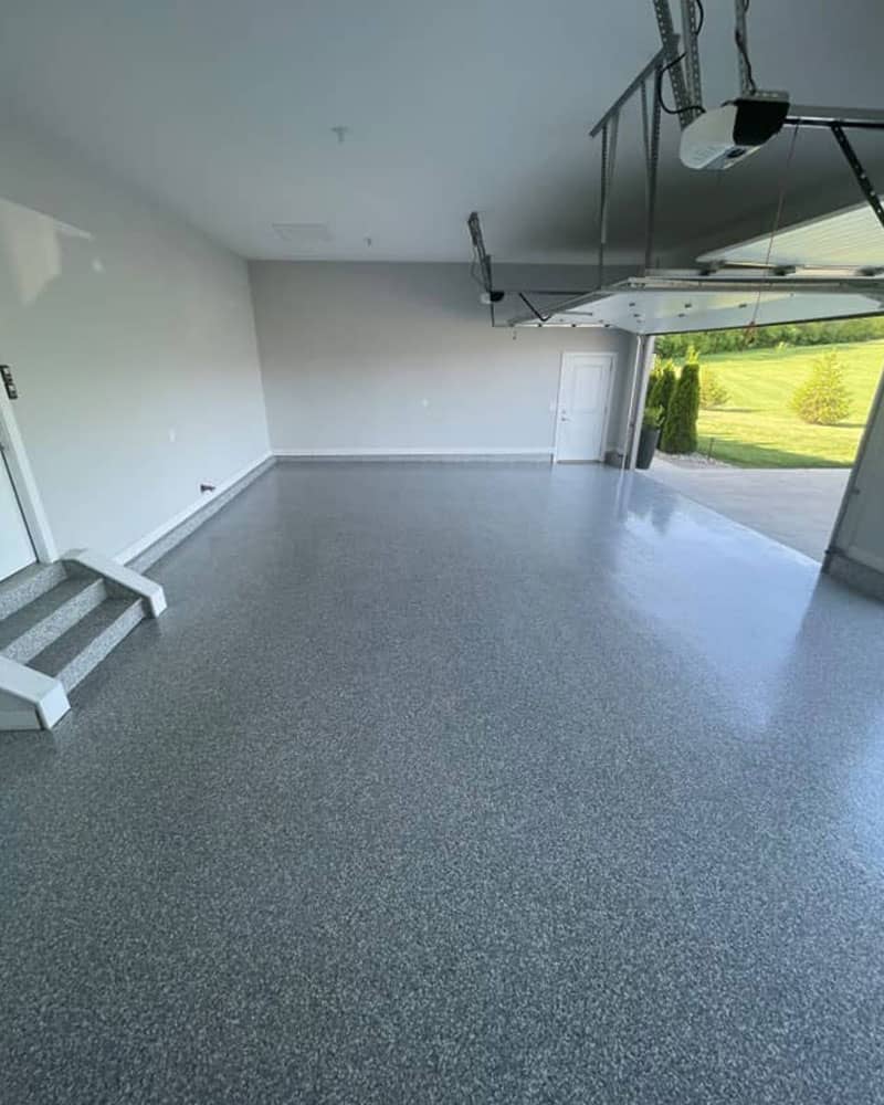 garage wih epoxy flooring